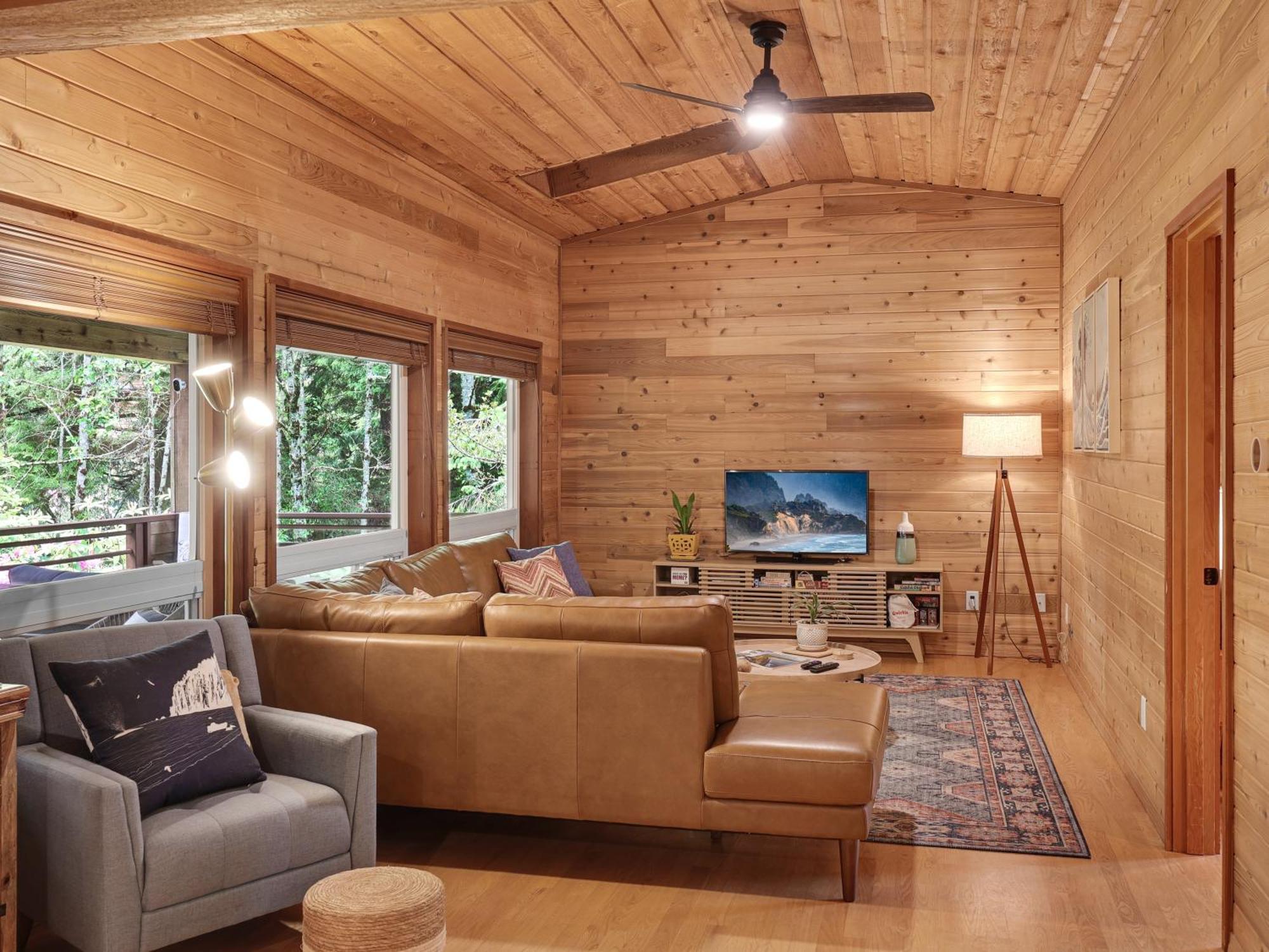 Woods Waves: Luxury Coast Cabin King Beds Pets Tillamook Eksteriør bilde