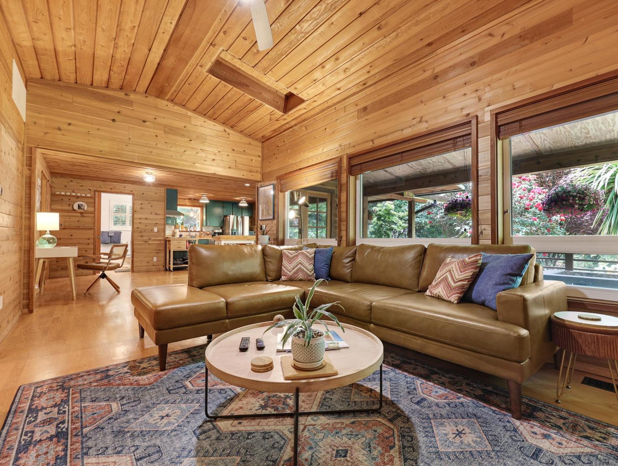 Woods Waves: Luxury Coast Cabin King Beds Pets Tillamook Eksteriør bilde