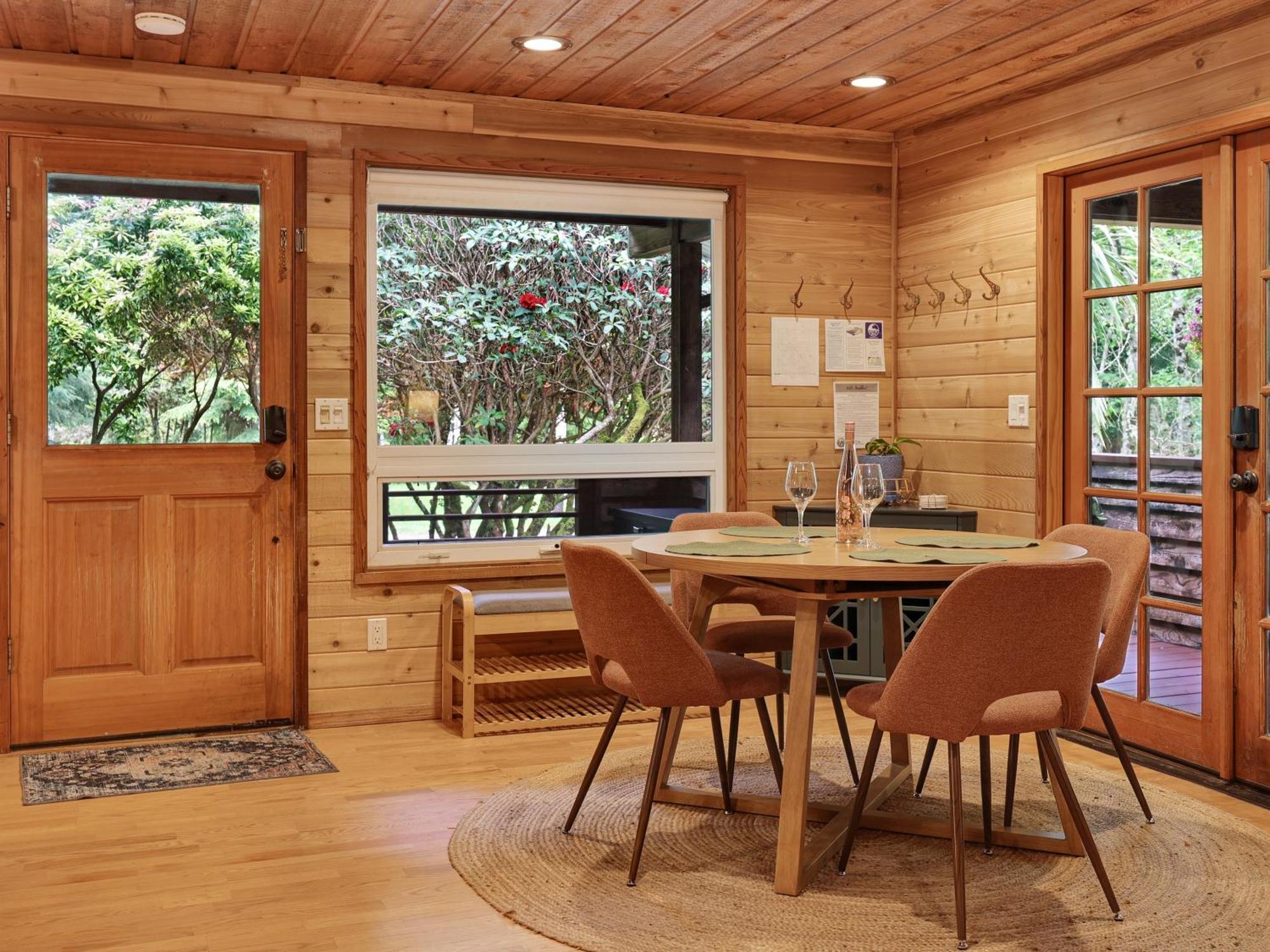 Woods Waves: Luxury Coast Cabin King Beds Pets Tillamook Eksteriør bilde